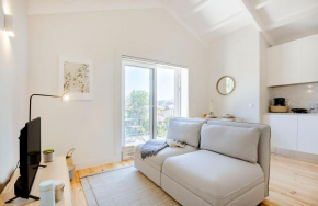 Porto Downtown Studio with Balcony